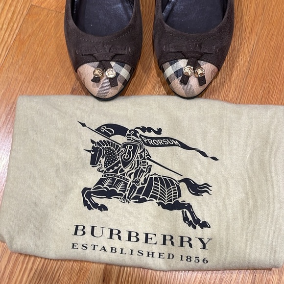 Burberry flats - Picture 2 of 6